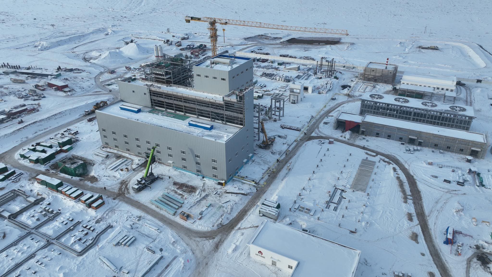 2025 онд Сэлэнгэ аймаг Сүхбаатар суманд хийгдсэн онцлох ажлуудын нэгээр тус сумын Боргүвээ 5 дугаар багт шинээр баригдаж буй 210МВТ дулааны цахилгаан станцыг онцолж байна.